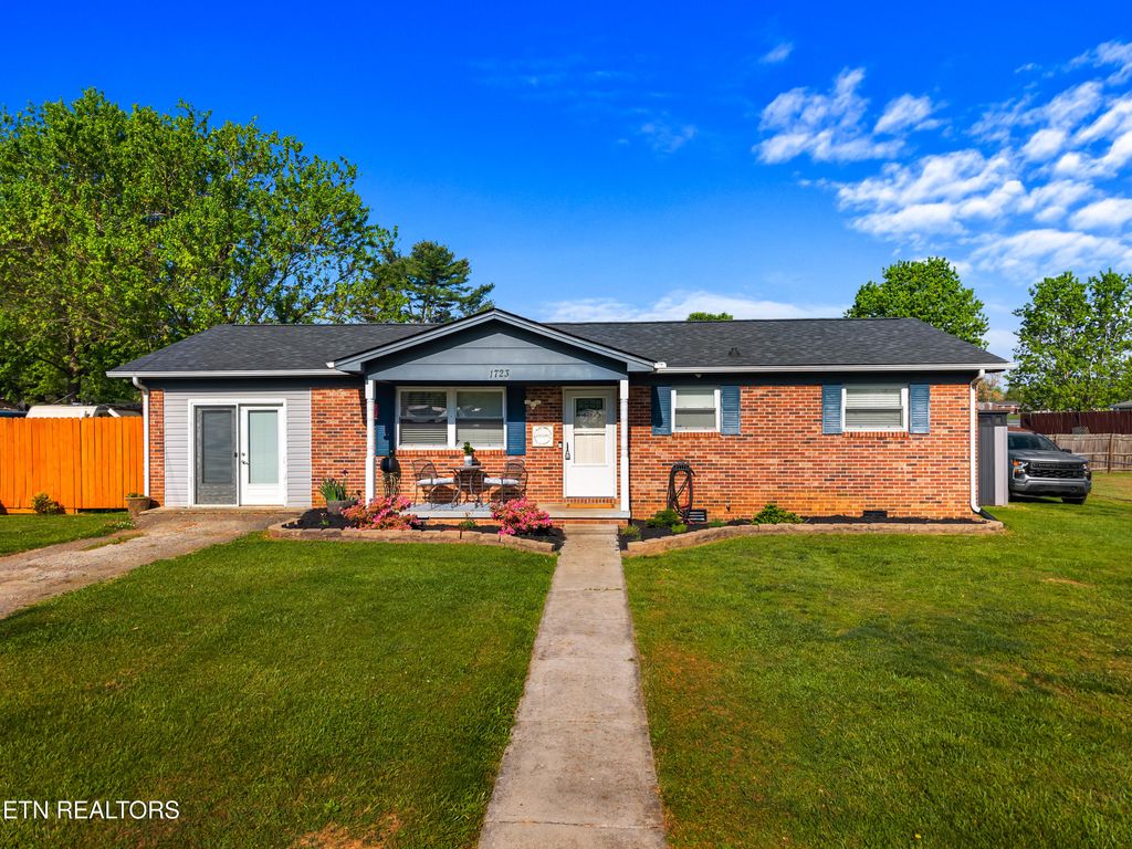 Photo of 1723 Guy St, White Pine, TN 37890 (MLS # 1298394)