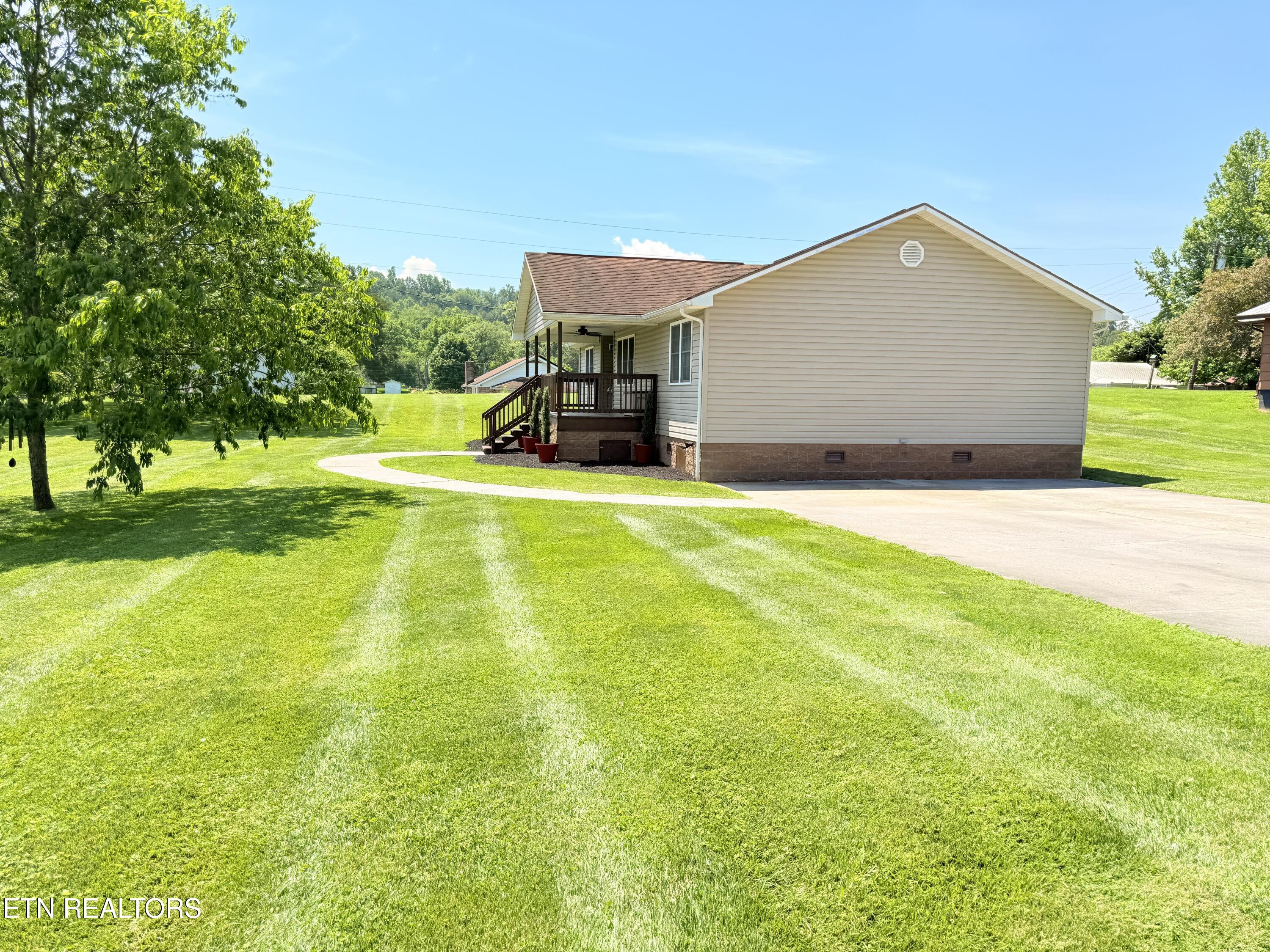 330 Dinsmore Rd