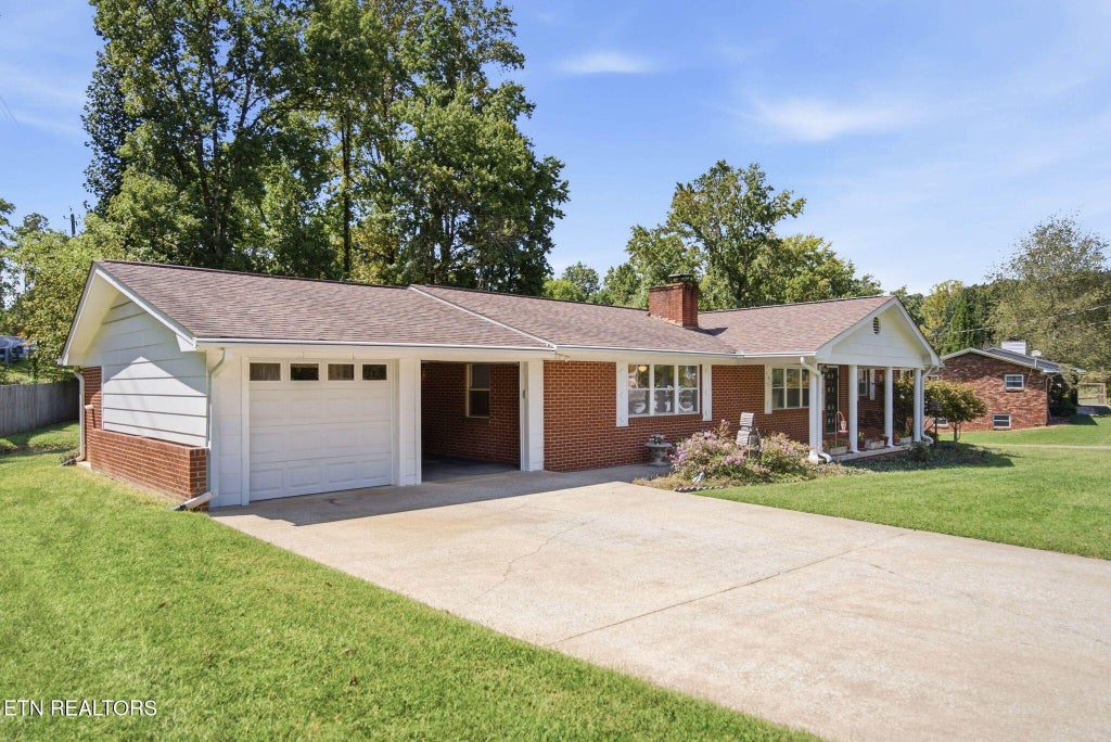 Photo of 4101 Genny Lynn Drive, Knoxville, TN 37918 (MLS # 1354387)