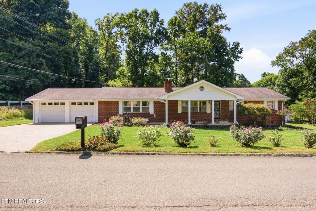 Photo of 4101 Genny Lynn Drive, Knoxville, TN 37918 (MLS # 1354387)