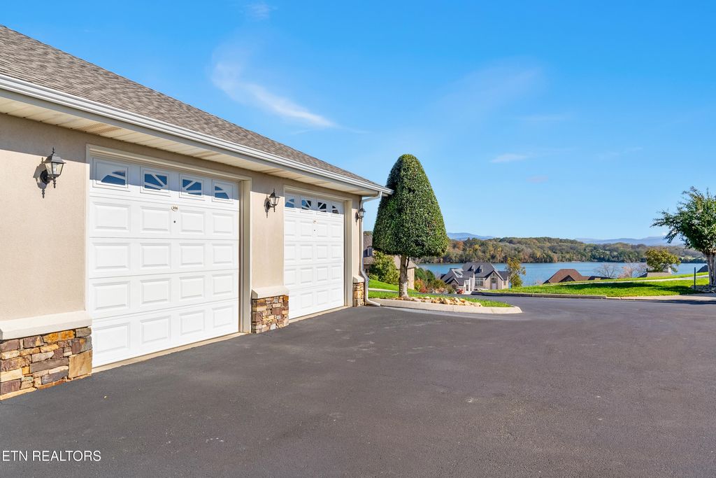 Photo of 545 Rarity Bay Pkwy #206, Vonore, TN 37885 (MLS # 1282484)