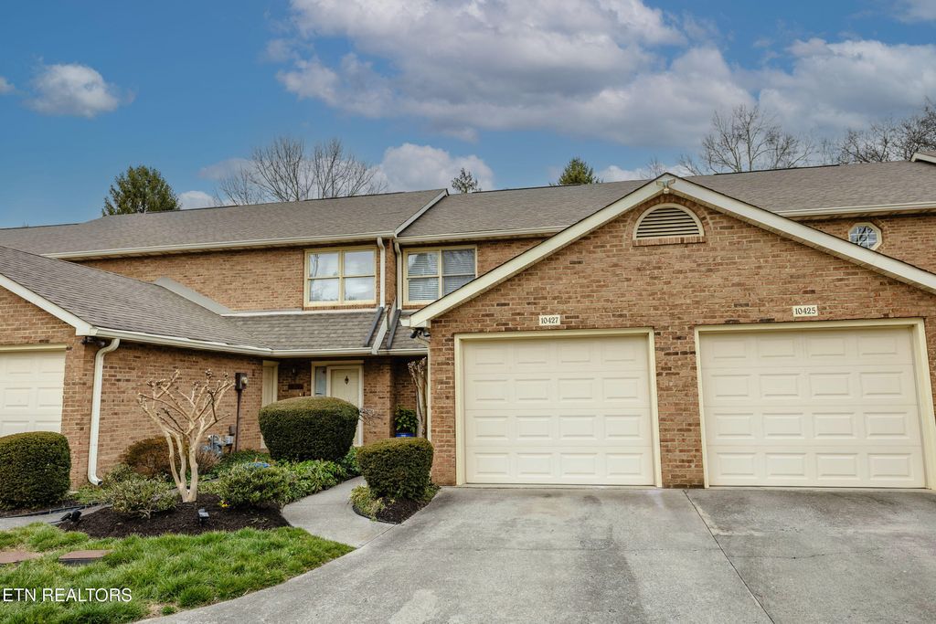 Photo of 10427 Ravenbrook Lane, Knoxville, TN 37922 (MLS # 1327585)
