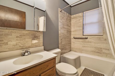 Tiny photo for 165 Lakeshore Court, Spring City, TN 37381 (MLS # 1330035)