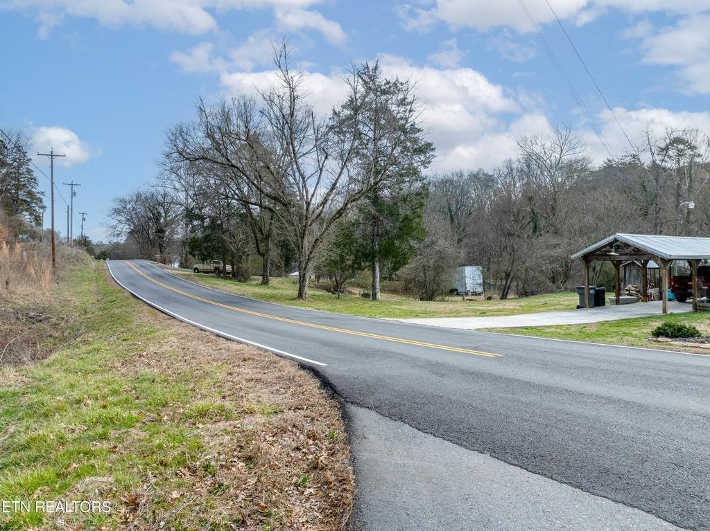 Photo of 1747 E Old Topside Rd, Louisville, TN 37777 (MLS # 1330661)