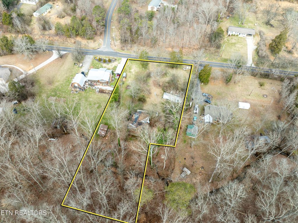 Photo of 1747 E Old Topside Rd, Louisville, TN 37777 (MLS # 1330661)