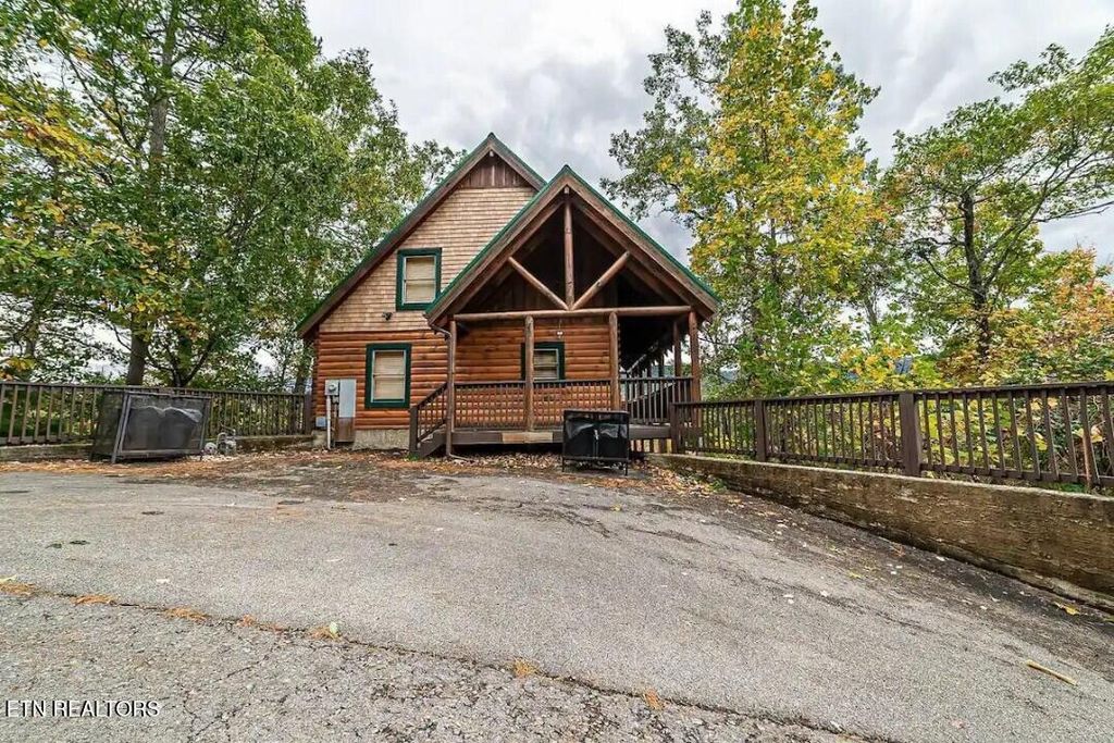 Photo of 4616 Nottingham Heights Way Way, Pigeon Forge, TN 37863 (MLS # 1292560)