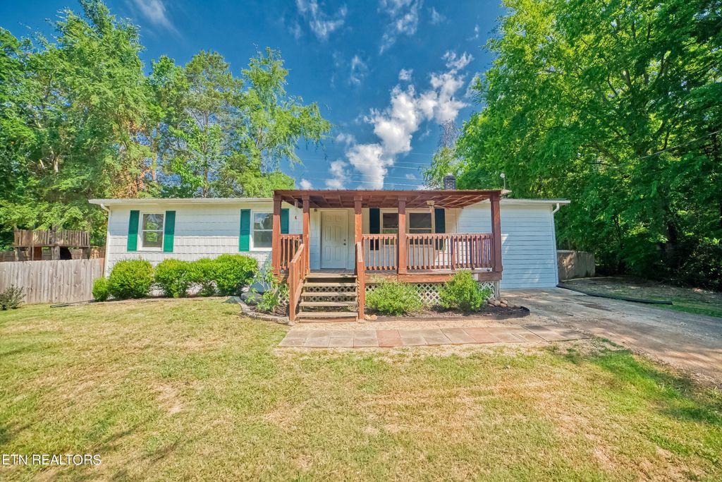 Photo of 629 old slag Rd, Vonore, TN 37885 (MLS # 1268701)