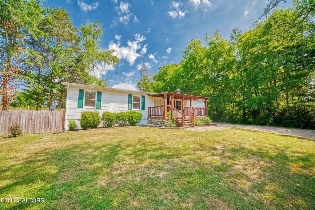 Photo of 629 old slag Rd, Vonore, TN 37885 (MLS # 1268701)
