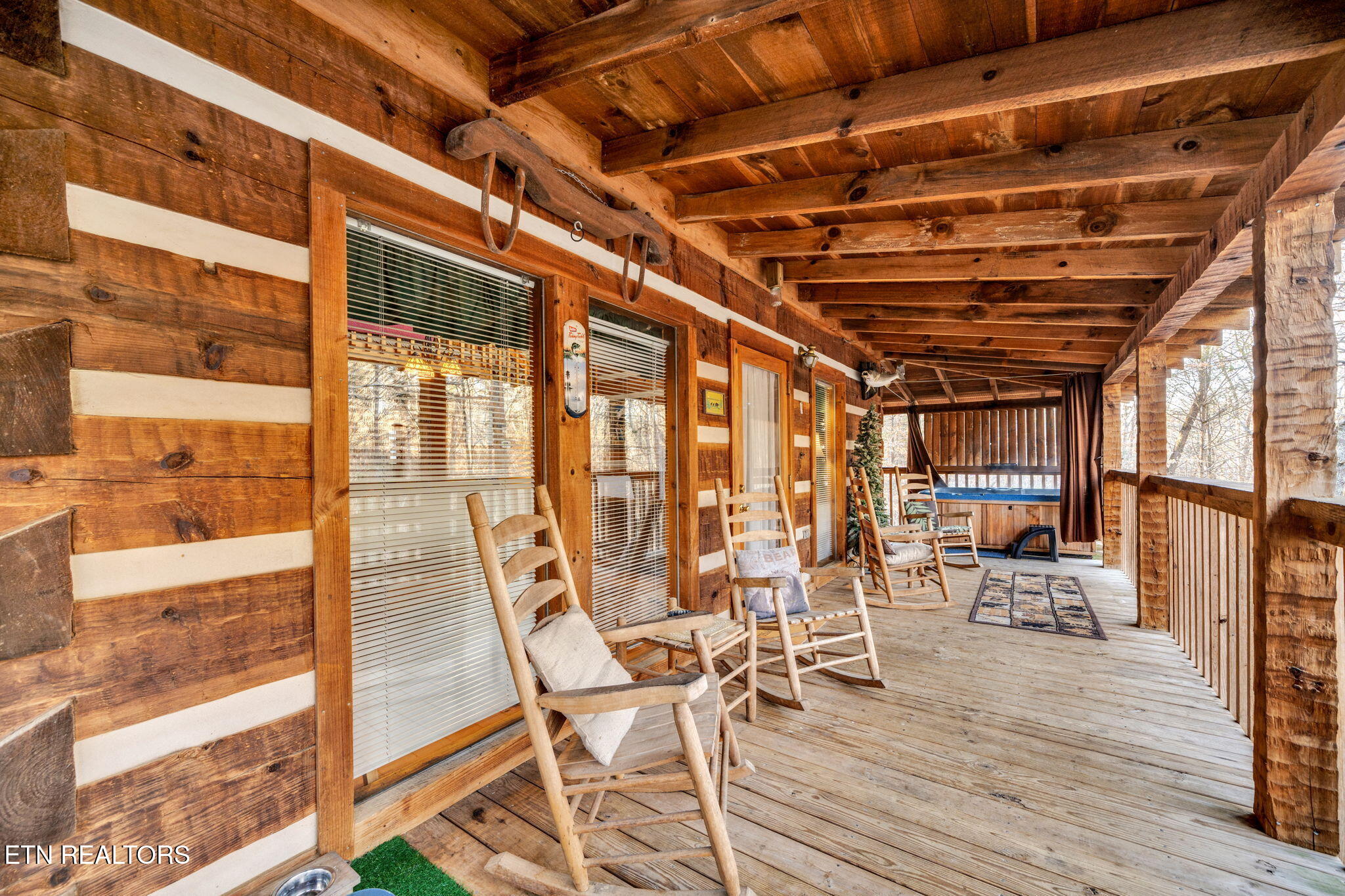 2784 Mountain View Circle