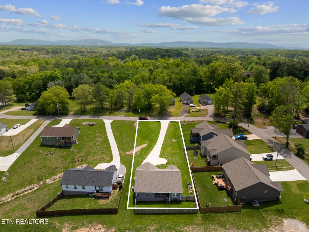 Photo of 359 Dayton Ave, Crossville, TN 38555 (MLS # 1339734)