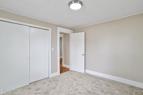 Tiny photo for 353 Lee Rd, Clinton, TN 37716 (MLS # 1330183)