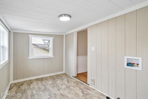 Tiny photo for 353 Lee Rd, Clinton, TN 37716 (MLS # 1330183)