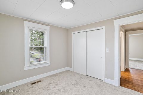 Tiny photo for 353 Lee Rd, Clinton, TN 37716 (MLS # 1330183)