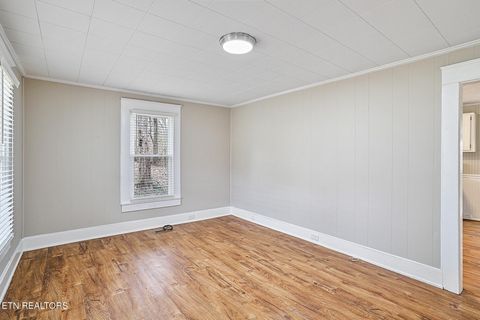 Tiny photo for 353 Lee Rd, Clinton, TN 37716 (MLS # 1330183)