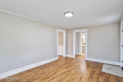 Tiny photo for 353 Lee Rd, Clinton, TN 37716 (MLS # 1330183)