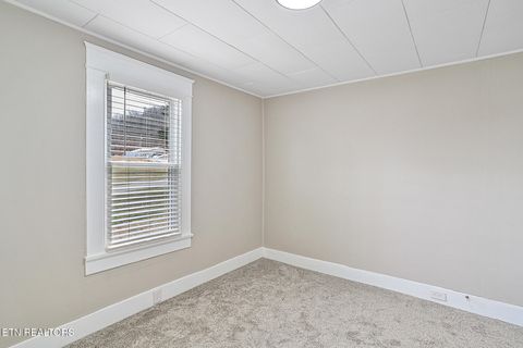 Tiny photo for 353 Lee Rd, Clinton, TN 37716 (MLS # 1330183)