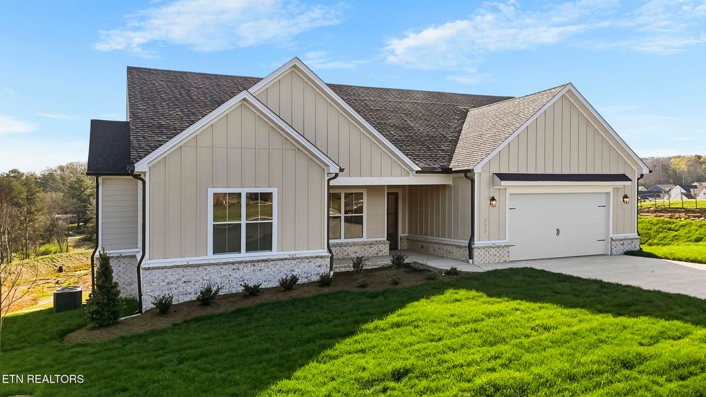 Photo of 222 Limelight Lane, Lenoir City, TN 37772 (MLS # 1324253)