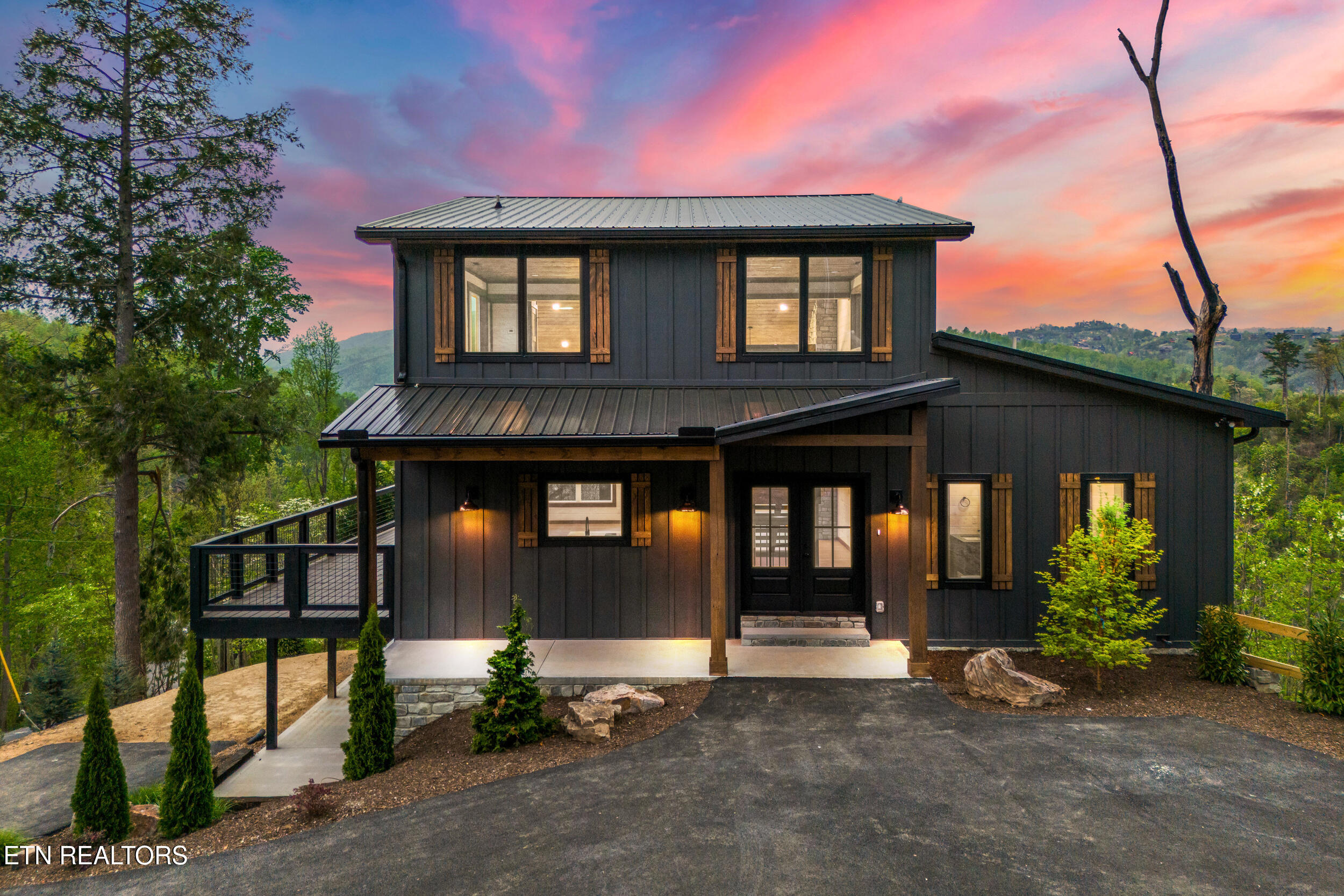 261 Browns Ridge Rd