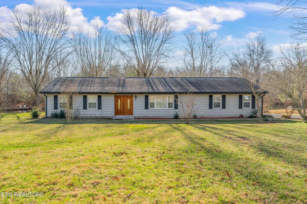Photo of 1514 E Cherokee Rd, Crossville, TN 38572 (MLS # 1325213)