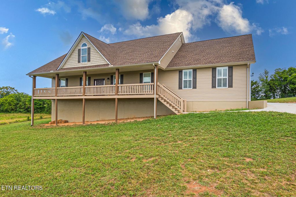 Photo of 1275 Valley Home Rd, Dandridge, TN 37725 (MLS # 1303387)