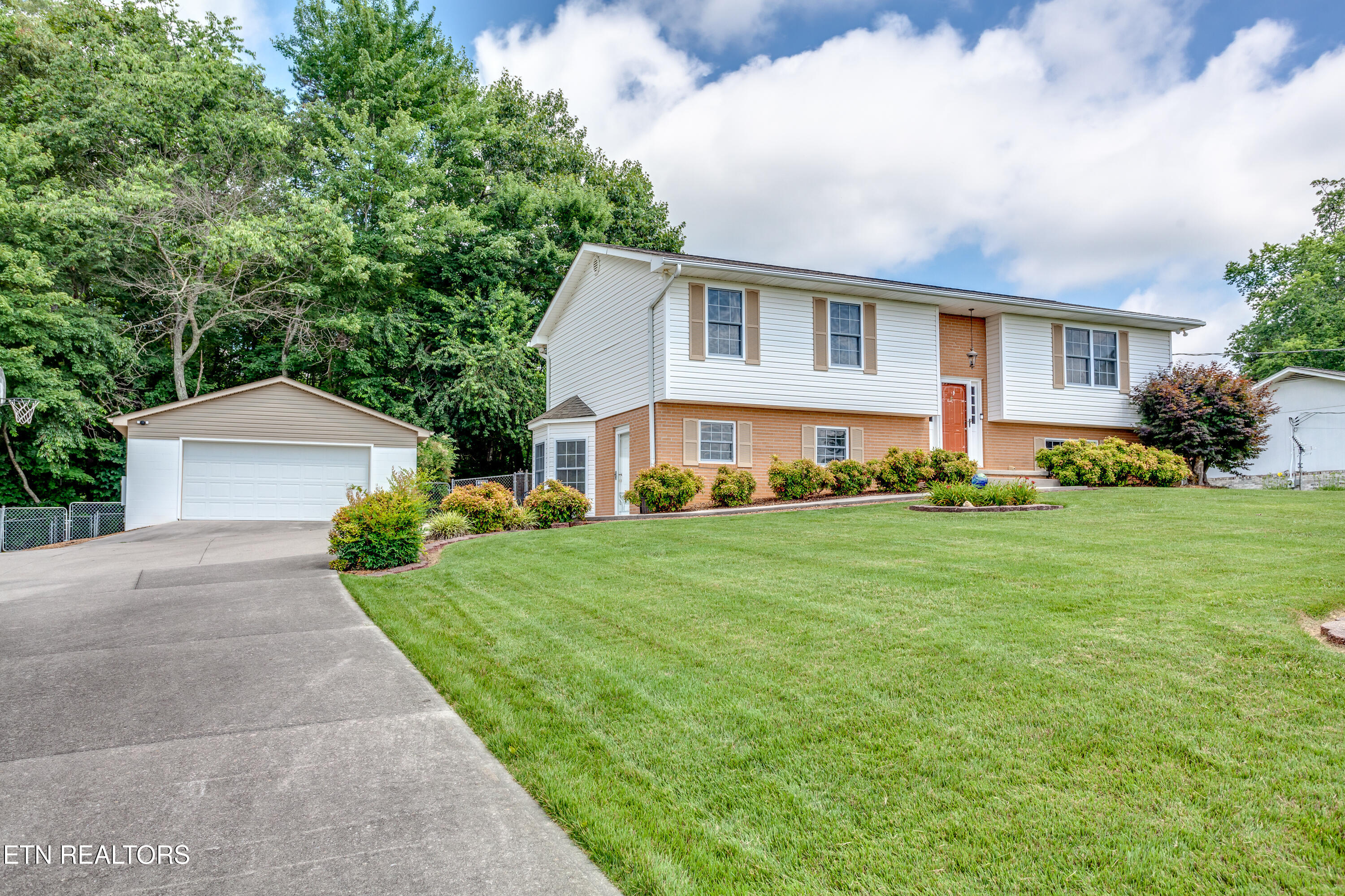 142 Highland Drive 130/131