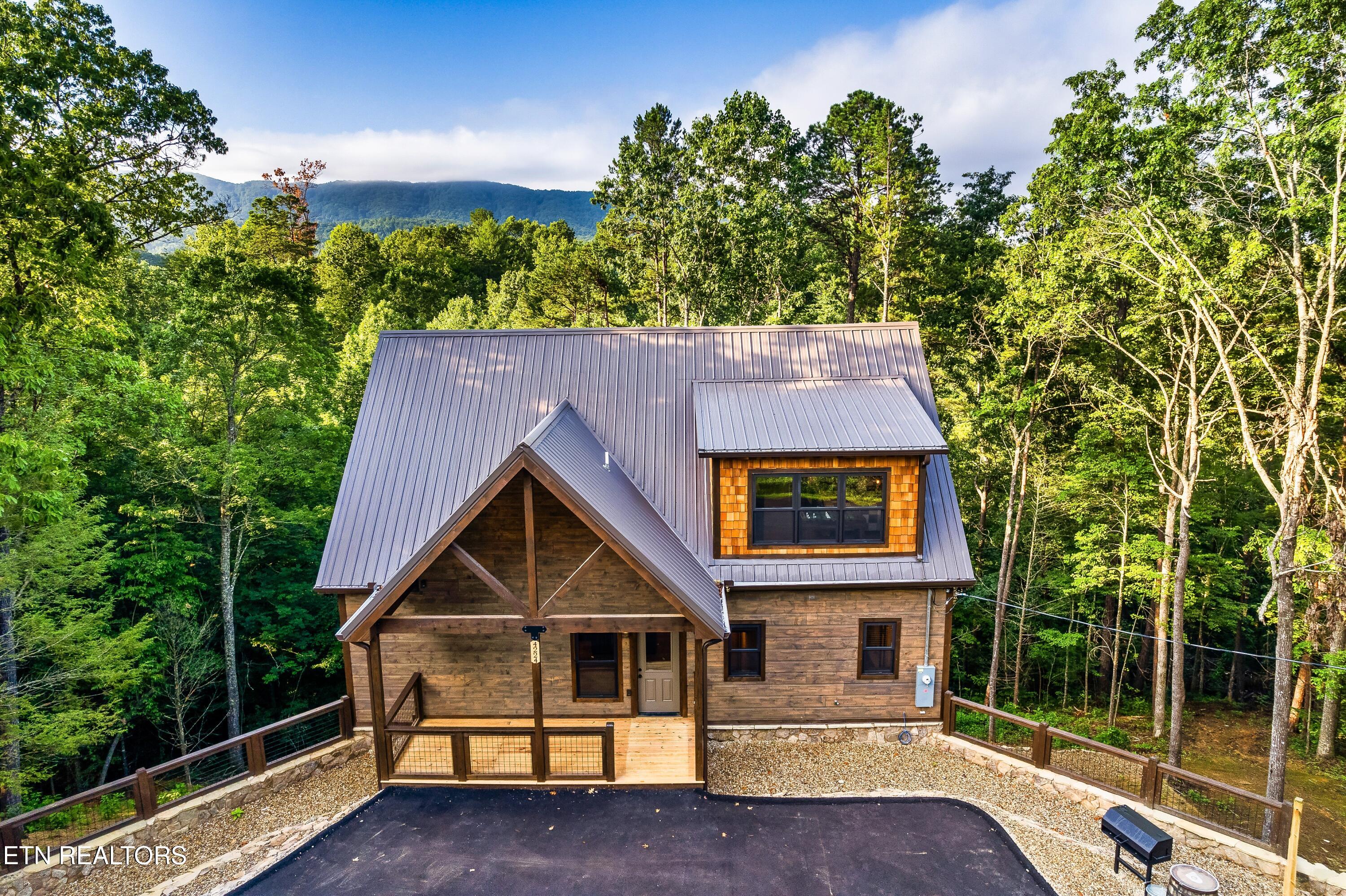 4224 Mountain Rest Way