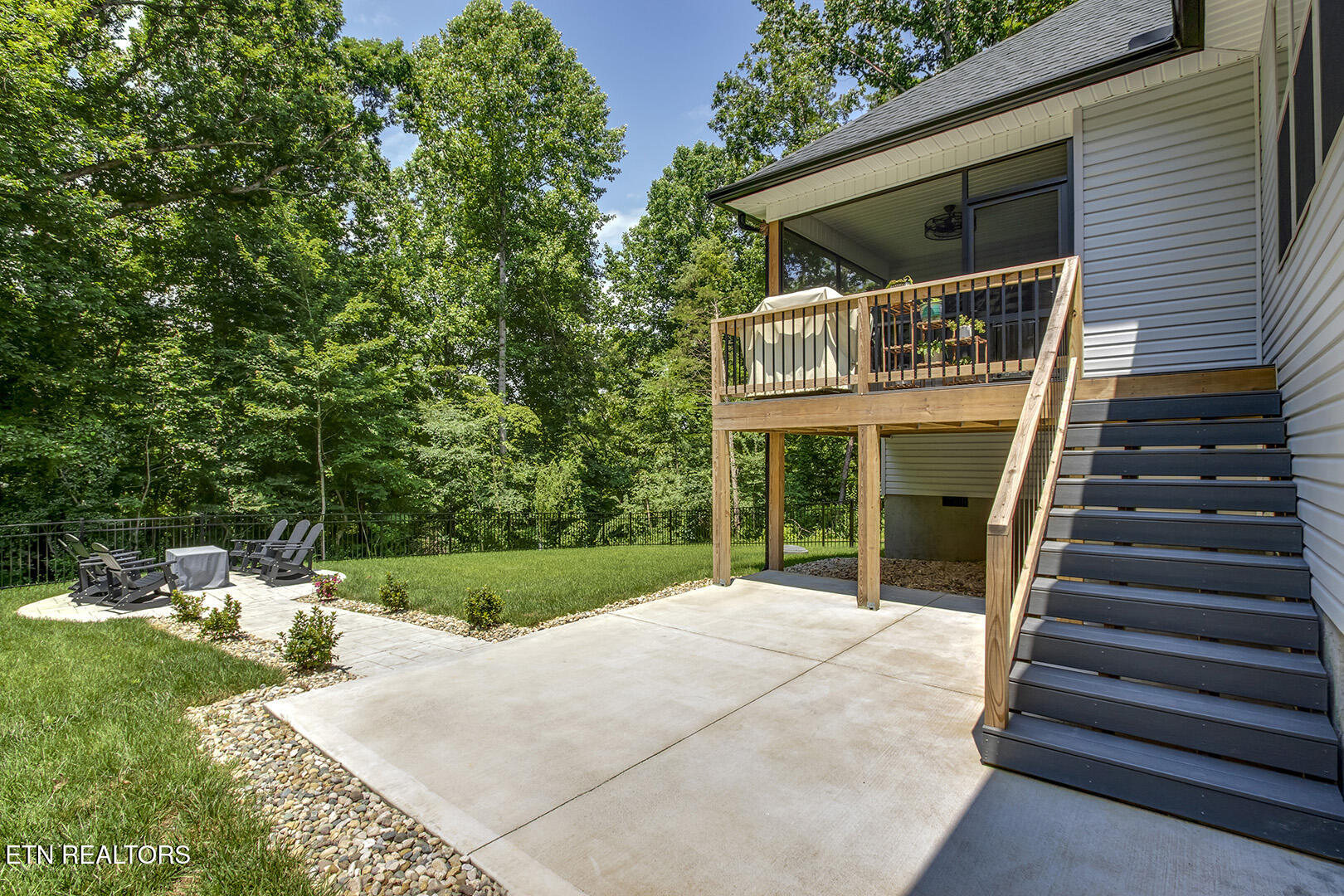 Loudon, Tennessee 37774, United States, 3 Bedrooms Bedrooms, ,3 BathroomsBathrooms,Residential,Active,168051