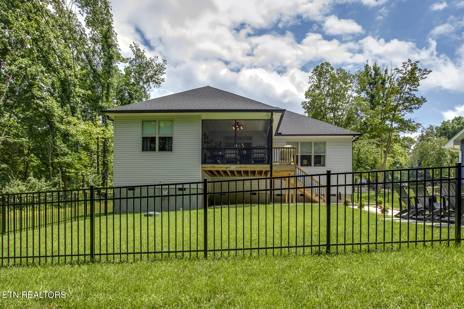 Loudon, Tennessee 37774, United States, 3 Bedrooms Bedrooms, ,3 BathroomsBathrooms,Residential,Active,168051