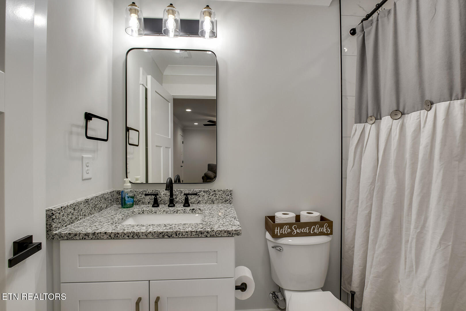 Loudon, Tennessee 37774, United States, 3 Bedrooms Bedrooms, ,3 BathroomsBathrooms,Residential,Active,168051