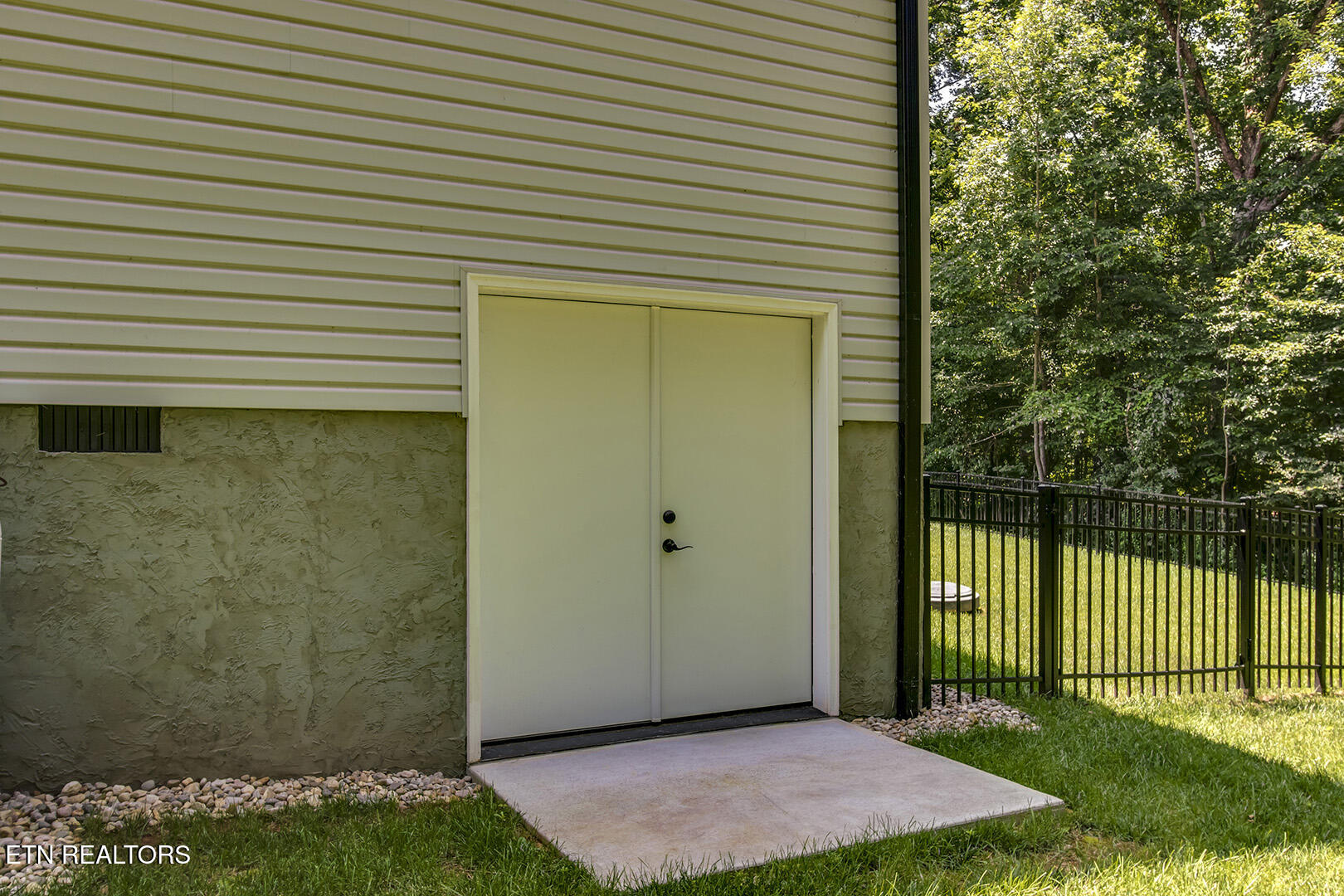 Loudon, Tennessee 37774, United States, 3 Bedrooms Bedrooms, ,3 BathroomsBathrooms,Residential,Active,168051