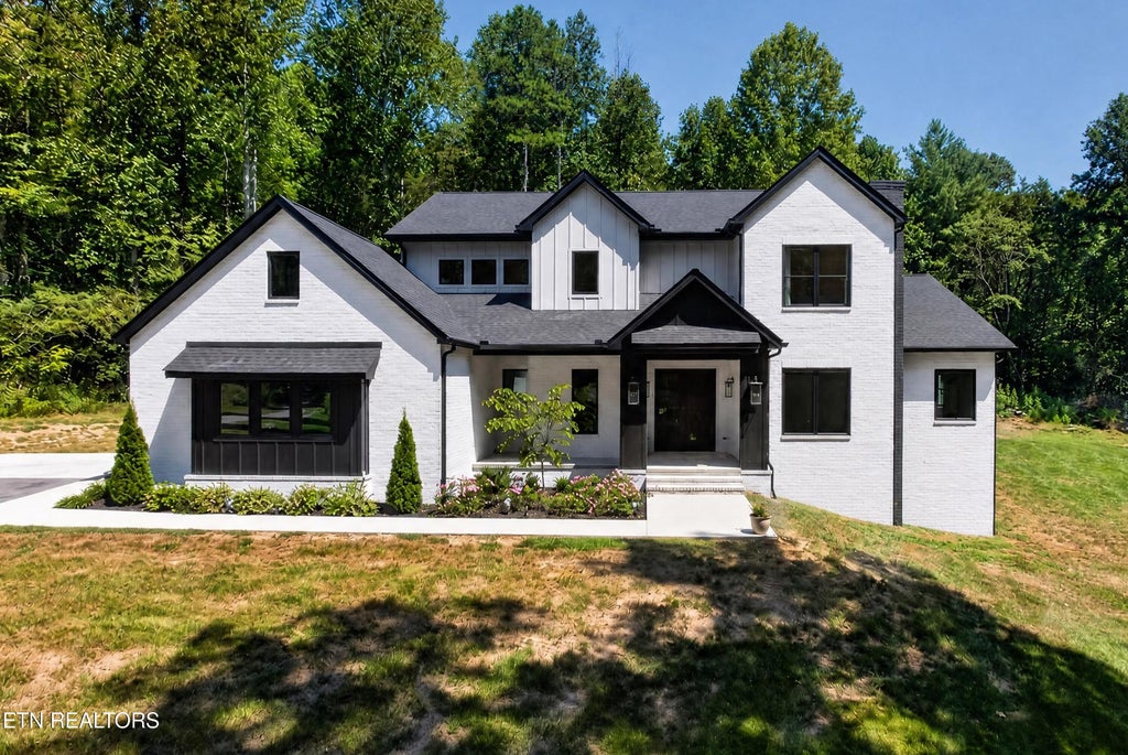 Photo of 2360 W Gallaher Ferry Rd, Knoxville, TN 37932 (MLS # 1354772)