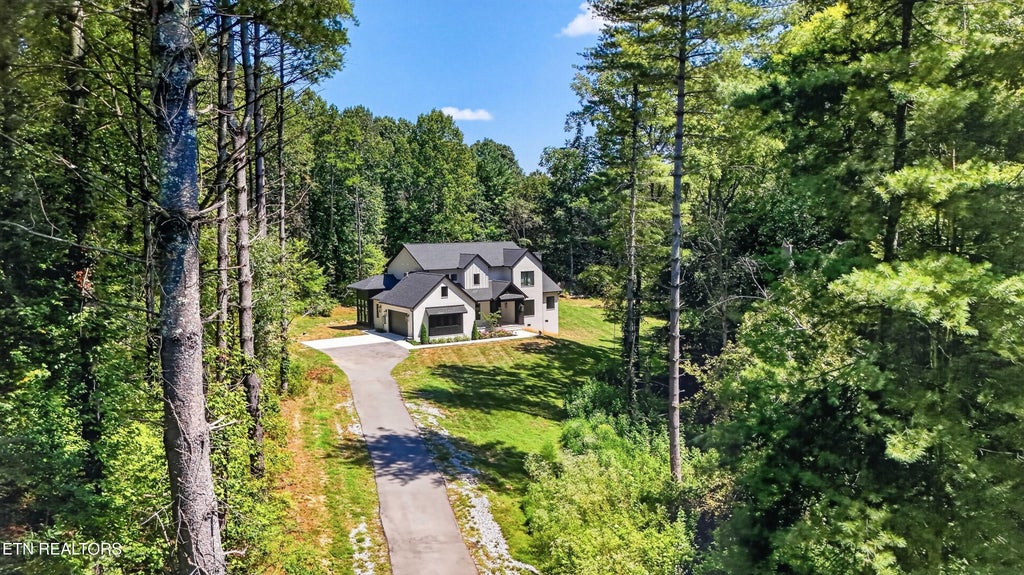 Photo of 2360 W Gallaher Ferry Rd, Knoxville, TN 37932 (MLS # 1354772)