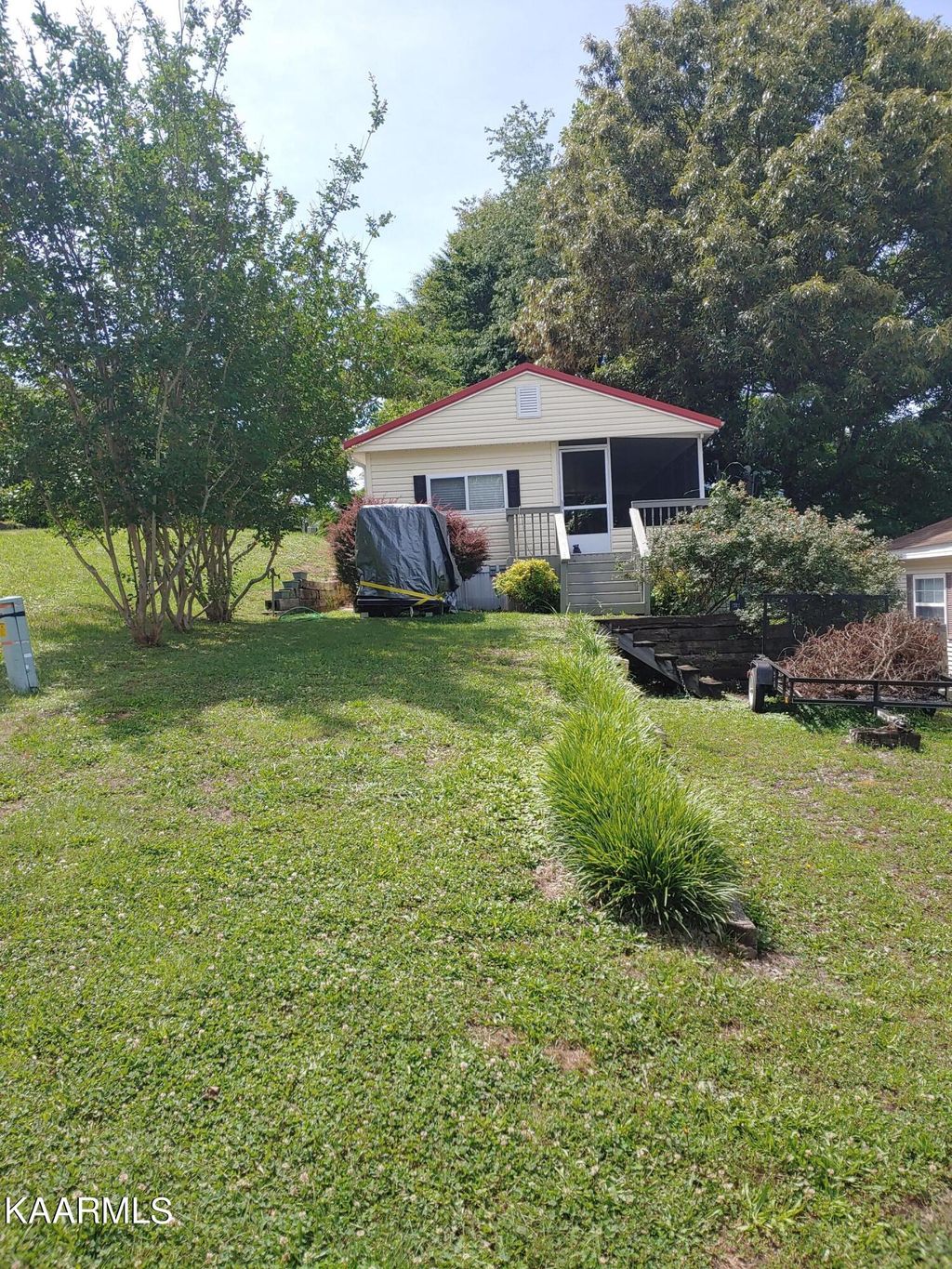 Photo of 814 Peacock Ridge Drive, Townsend, TN 37882 (MLS # 1224535)