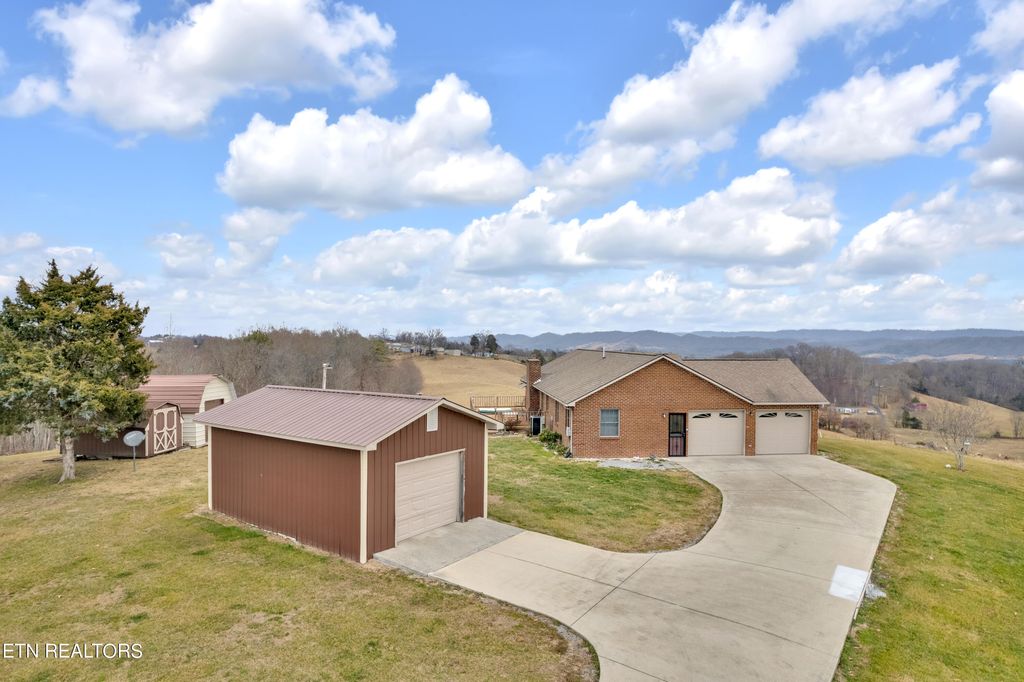 Photo of 414 England Rd, Tazewell, TN 37879 (MLS # 1253039)