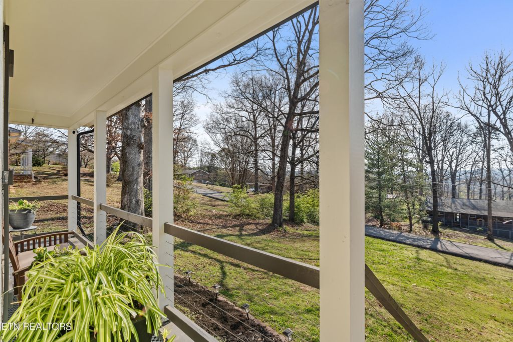 Photo of 3102 Forest Heights Circle, Lenoir City, TN 37772 (MLS # 1333651)