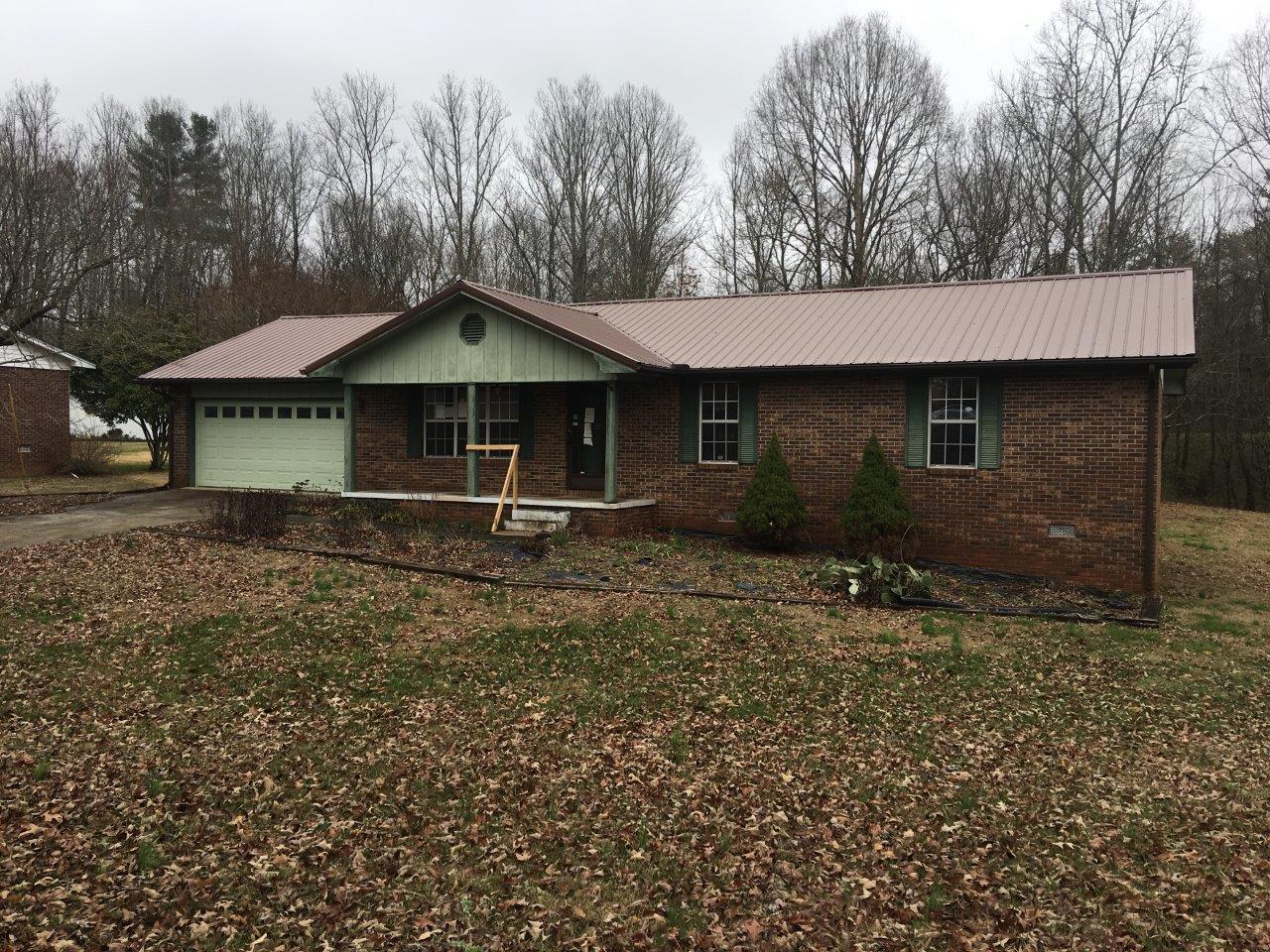 Photo 1 of 10 — 104 College Grove, Rockwood, TN 37854