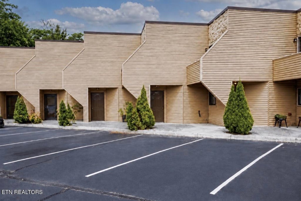 Photo of 432 Olympia Drive, Maryville, TN 37804 (MLS # 1354499)