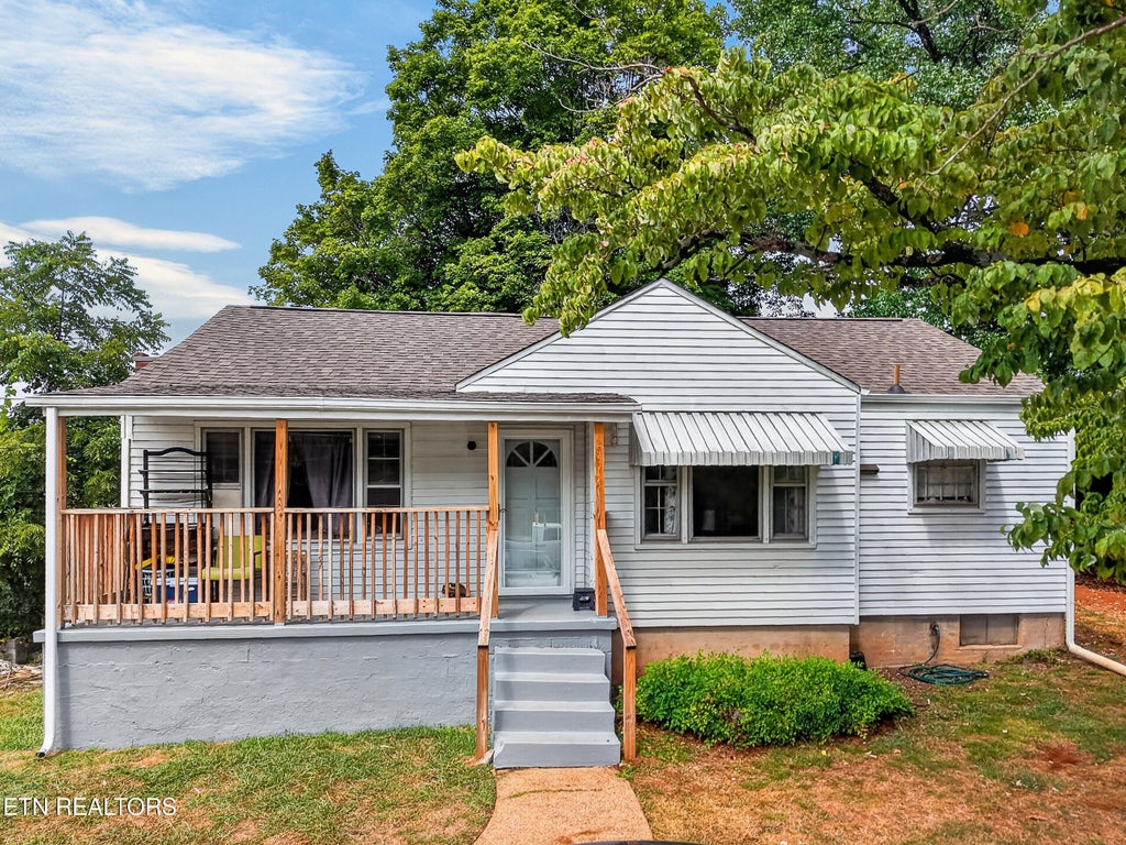 Photo of 205 Shasta Drive, Knoxville, TN 37912 (MLS # 1355351)