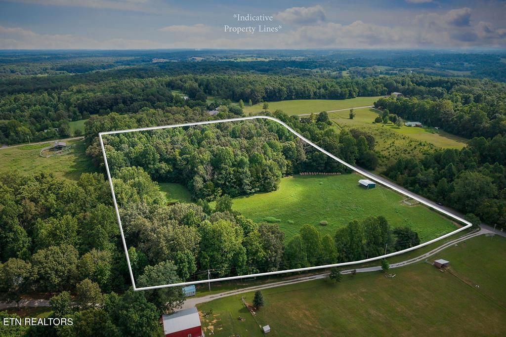 Photo of 833 WESLEY CHAPEL Rd, Sparta, TN 38583 (MLS # 1324378)