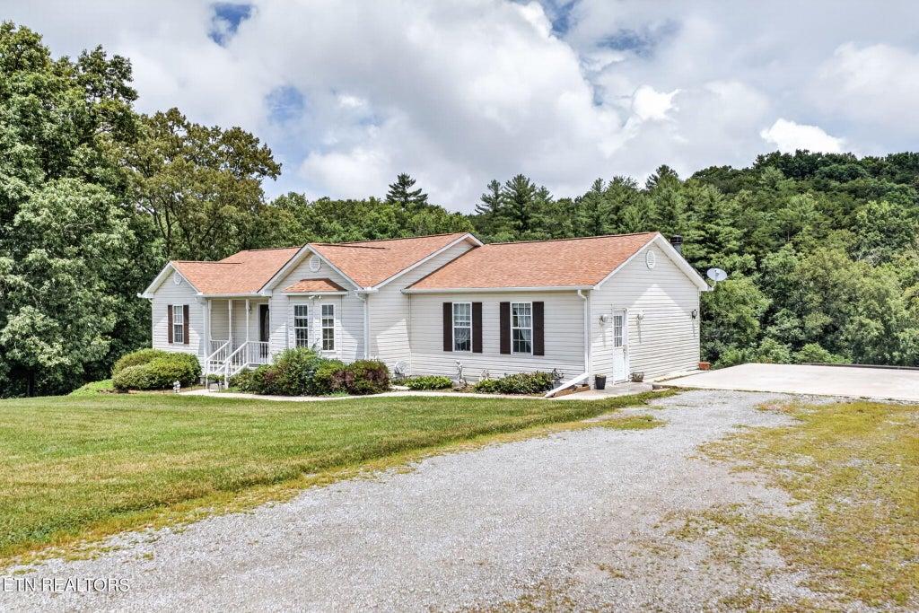 Photo of 3099 Highway 68, Crossville, TN 38555 (MLS # 1348791)