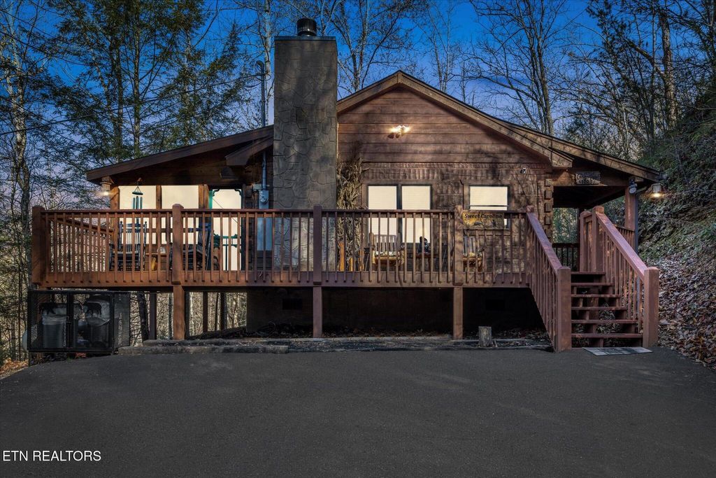 Photo of 4320 Carolina Cove Way, Pigeon Forge, TN 37863 (MLS # 1302411)