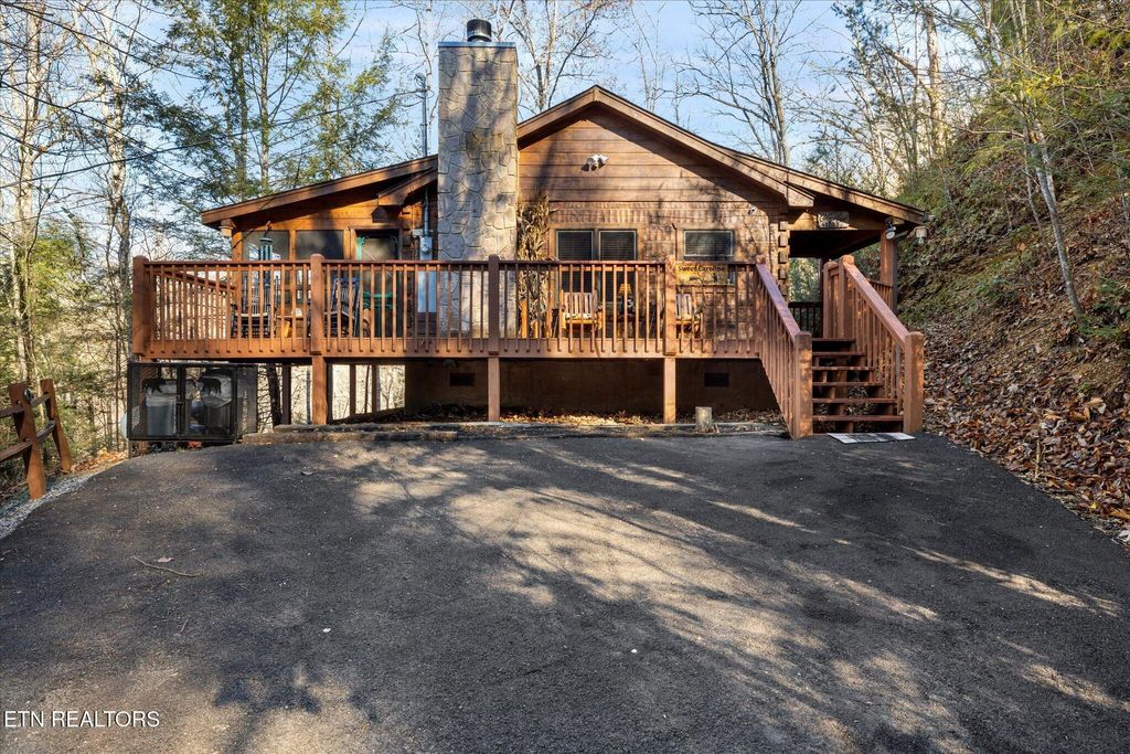 Photo of 4320 Carolina Cove Way, Pigeon Forge, TN 37863 (MLS # 1302411)