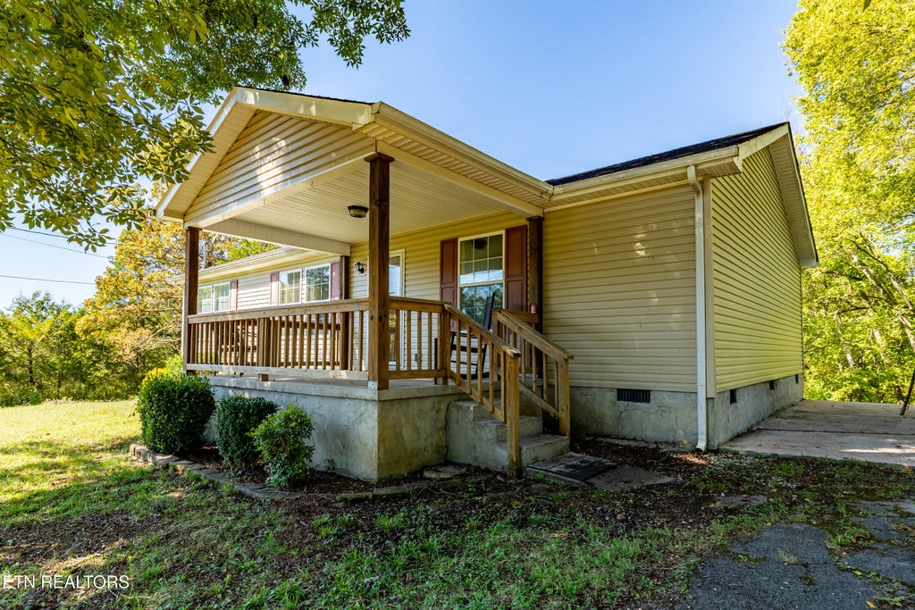 Photo of 1231 Bowman Valley Rd, Knoxville, TN 37920 (MLS # 1360041)