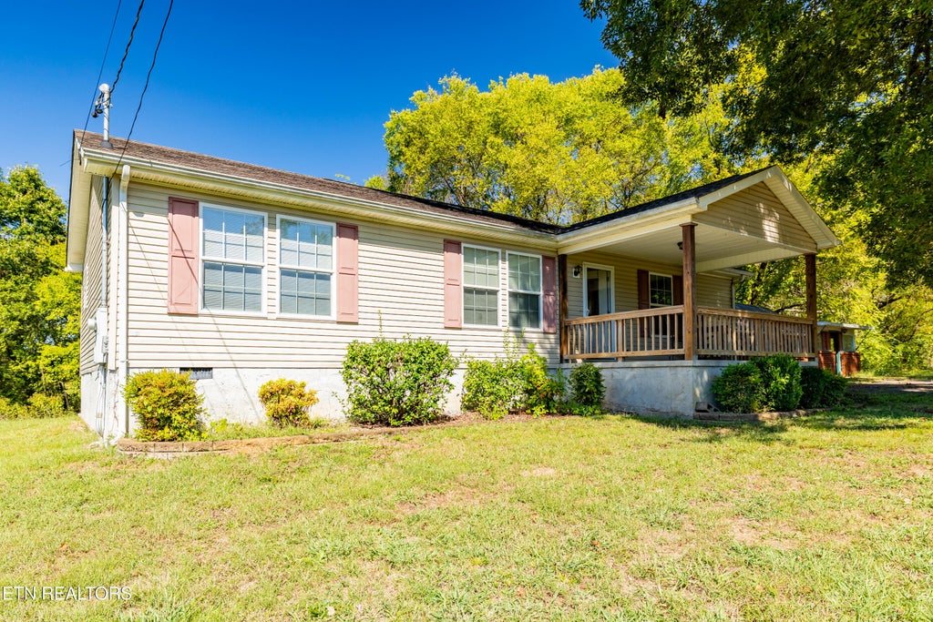 Photo of 1231 Bowman Valley Rd, Knoxville, TN 37920 (MLS # 1360041)
