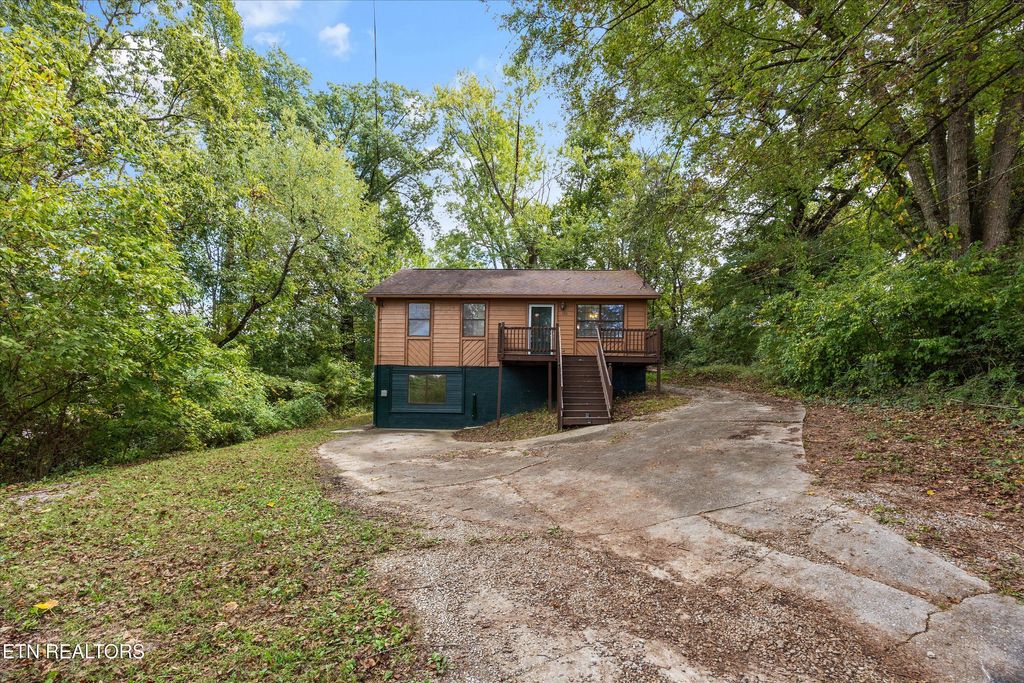 Photo of 518 W Beaver Creek Drive, Powell, TN 37849 (MLS # 1317102)