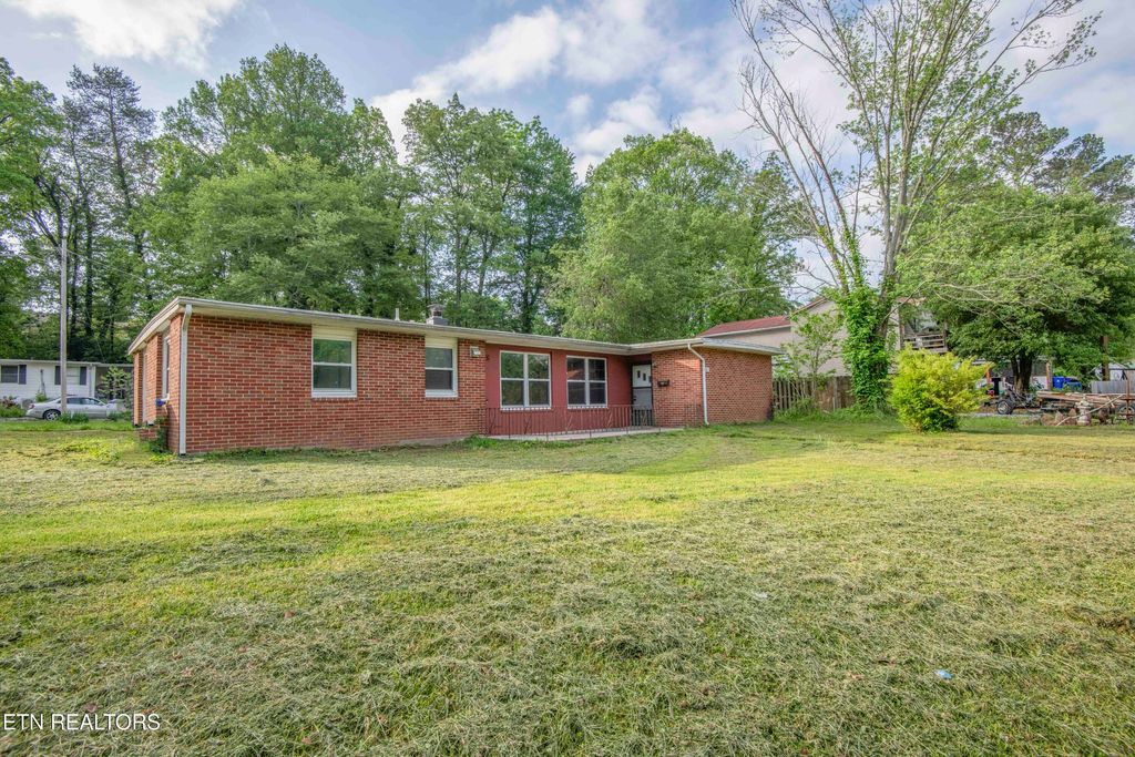 Photo of 191 Manhattan Ave, Oak Ridge, TN 37830 (MLS # 1299249)