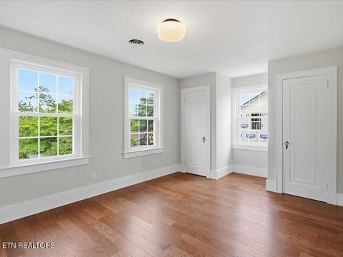 Tiny photo for 814 E Jefferson St, Jefferson City, TN 37760 (MLS # 1343108)
