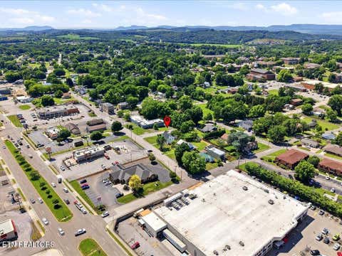 Tiny photo for 814 E Jefferson St, Jefferson City, TN 37760 (MLS # 1343108)