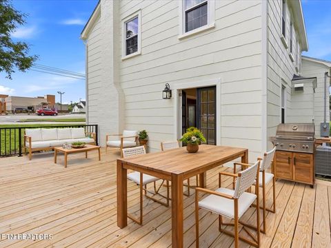 Tiny photo for 814 E Jefferson St, Jefferson City, TN 37760 (MLS # 1343108)