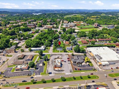 Tiny photo for 814 E Jefferson St, Jefferson City, TN 37760 (MLS # 1343108)